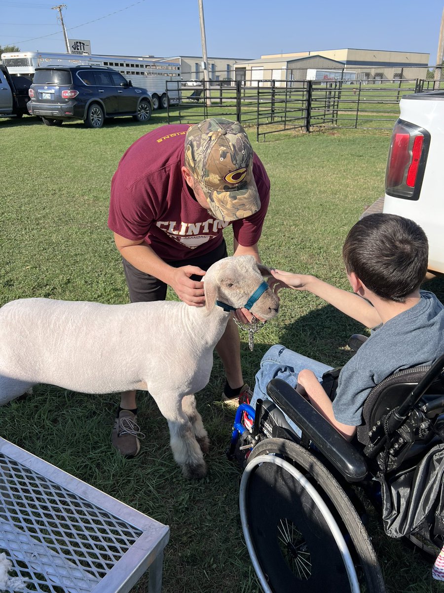 campbellsTLC's tweet photo. It’s county fair time! Lots of winning recipes this year! 🏅 AND we got to see the animals!🐮 https://t.co/GV8nVp7uKN