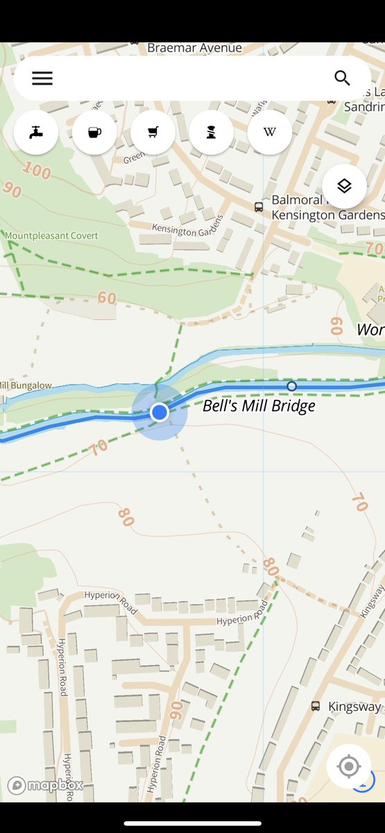 Roobell7's tweet photo. @CRTWestMidlands broken tree branch floating in Stourbridge canal at Bell’s Mill Bridge.  Passable with care. https://t.co/MbBWSqxHMI