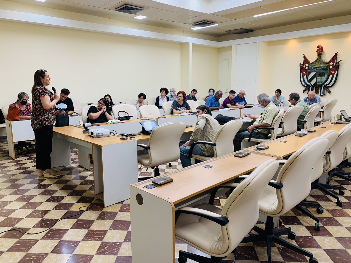 #Ahora Presentación oficial del proyecto Acelerador Agrícola en el municipio La Lisa al Viceprimer Ministro <a href="/JorgeLuisTapiaF/">Jorge Luis Tapia Fonseca</a>, en presencia de la rectora <a href="/nicado3/">Miriam Nicado</a> de la <a href="/UdeLaHabana/">Universidad de La Habana</a>.

📌Un proyecto con gran potencial para el fortalecimiento de los sistemas alimentarios locales.