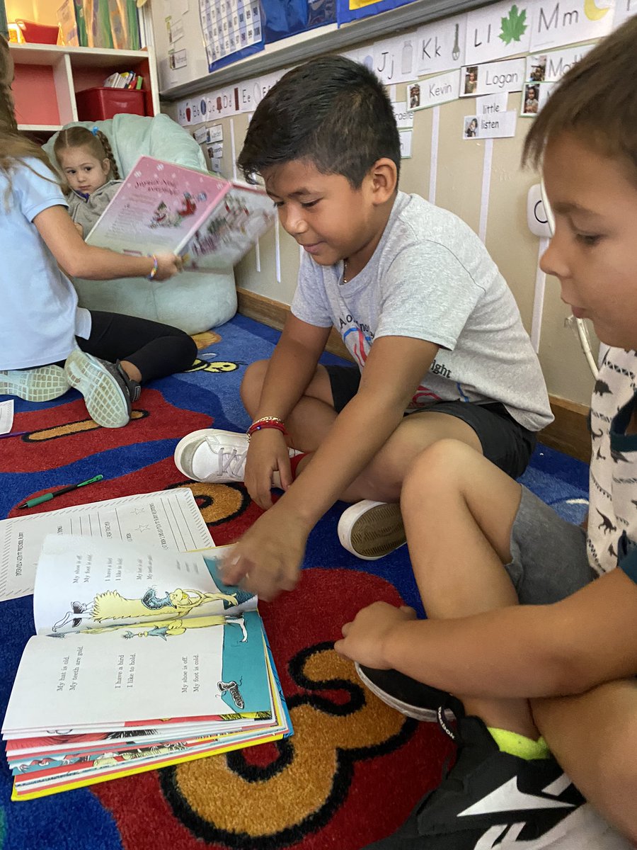 MsFerrari3rd's tweet photo. We had a blast with our reading buddy class @PreK_Snyder 📚@PoincianaCCPS https://t.co/xL378yvRAW