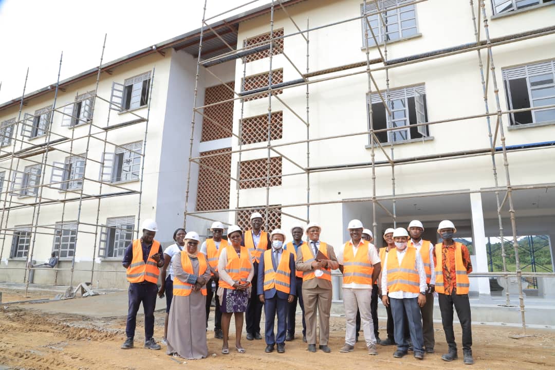 MoESWorldBankUG's tweet photo. Today,the State Minister for Higher Education,Hon.J.C.Muyingo inspected and expressed great satisfaction over the quality of the on- going construction works at UTC Elgon, under the #USDP. #TVETReformsug @Educ_SportsUg
@WorldBankAfrica @TVETuganda https://t.co/ZOQFvhDfBx