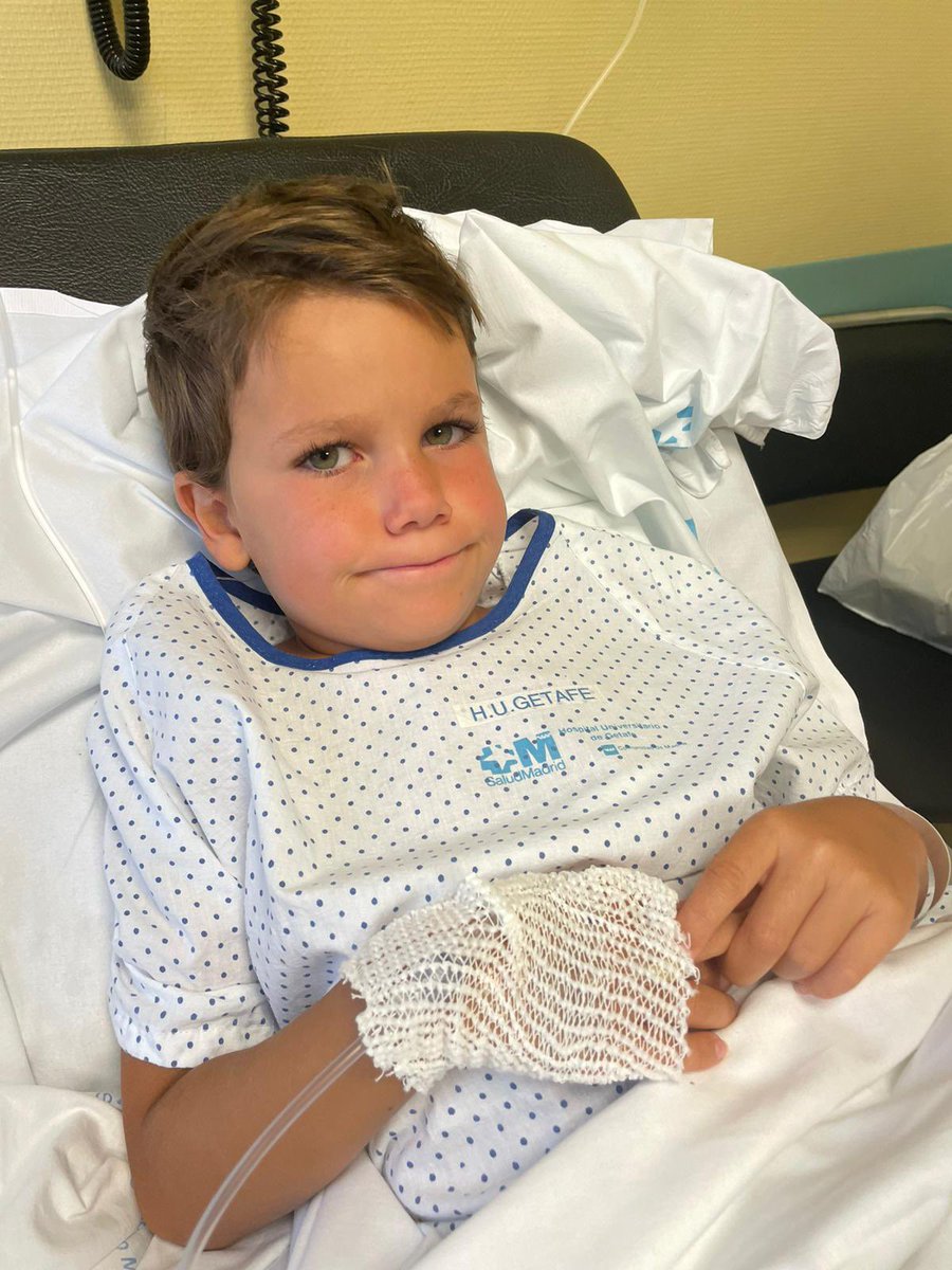 santabarbaraget's tweet photo. A principios de semana operaron de apendicitis a uno de nuestros bárbaros.
Mucho ánimo desde aquí y a recuperarse rápido, Mario, que te echamos de menos en el verde. #vamosBarbaros #familia #esfuerzo #pasion https://t.co/W8AvCtobQj