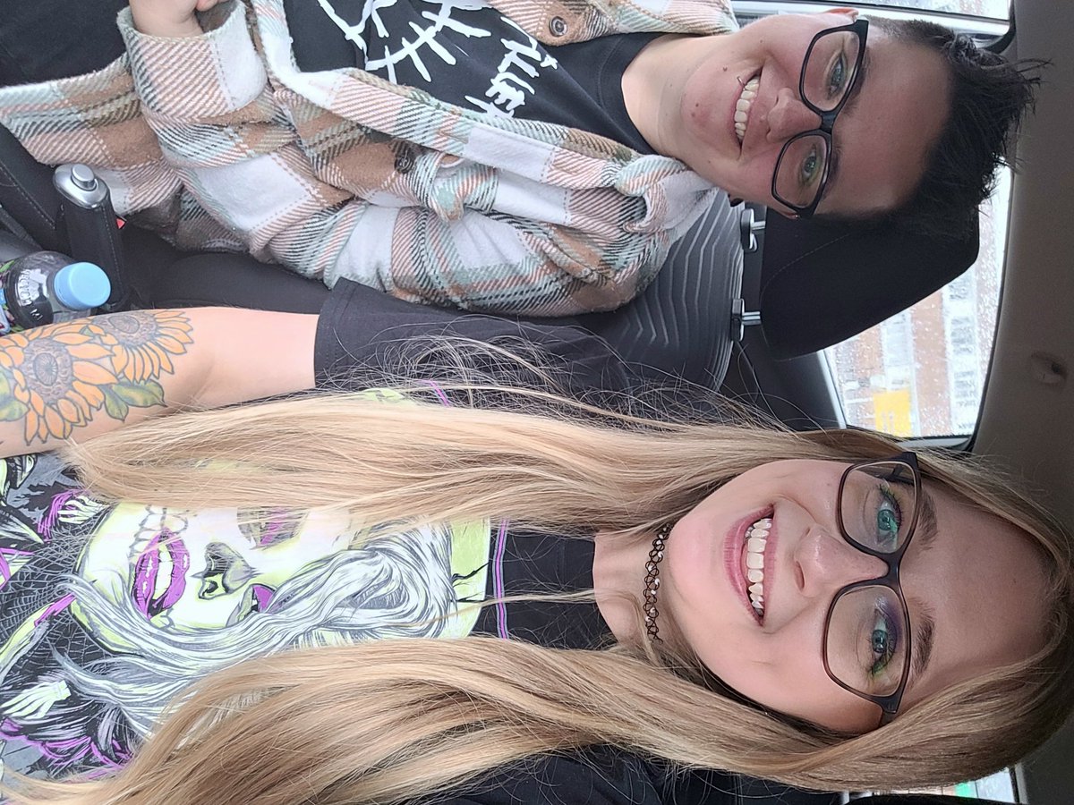 DanielleVWebb's tweet photo. It's Adore day😀 https://t.co/XiTWfmcNwD