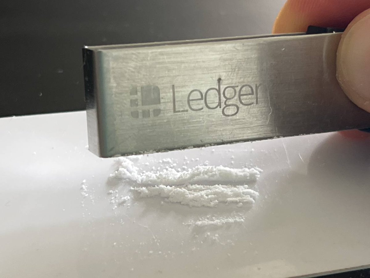 Vladimir POSTHUMAN Understanding tweet media