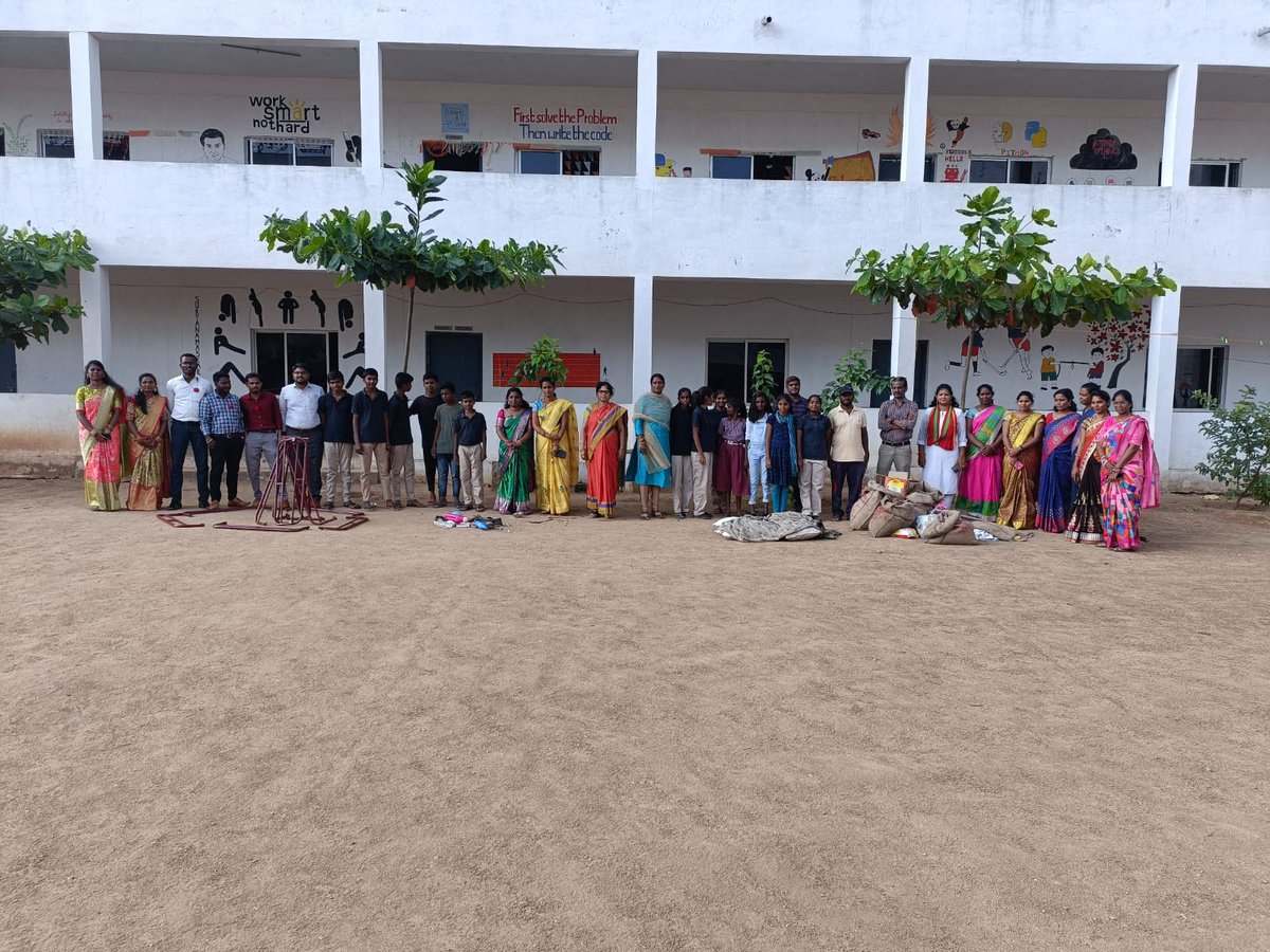 codeacadtswreis's tweet image. Coding Academy actively participated in Swachh Gurukul Drive initiated by TSWREIS and government of Telangana.
#Day1 #swachhgurukul @codeacadtswreis @TSWREISOCIETY @DRonaldRose