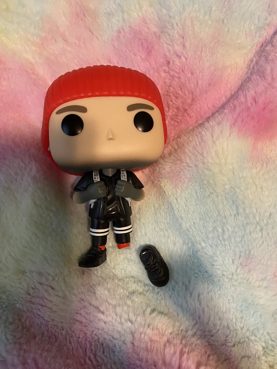 Amberg1717's tweet photo. My Tyler funko broke at the perfect time.  @tylerrjoseph sorry about your ankle :/ https://t.co/04xITqhLaC