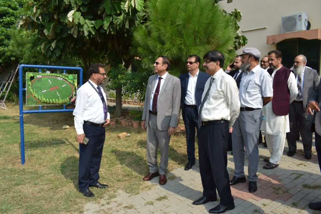 CUIofficial's tweet photo. Rector CUI Prof Dr. M Tabassum Afzal visited #CUIAttock Campus where he toured the campus with Campus Director Prof Dr. Junaid Mughal, participated in tree plantation & had a meeting with senior staff members of #CUI Attock.
#COMSATS #CUIAttock #COMSATSAttock #CUINEWS https://t.co/KA5nAu8a2d
