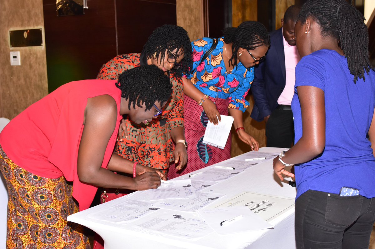 InfoAPN's tweet photo. #FlashbackFriday!During a session at #APNAssembly2018 @HalimaMahomed challenged participants to be careful & explicit about what forms of African philanthropy they mean when talking abt decolonizing #AfricanPhilanthropy.
Don’t miss the #APNAssembly2022
https://t.co/mBnzkJbqEa https://t.co/0oRAZHM4SU