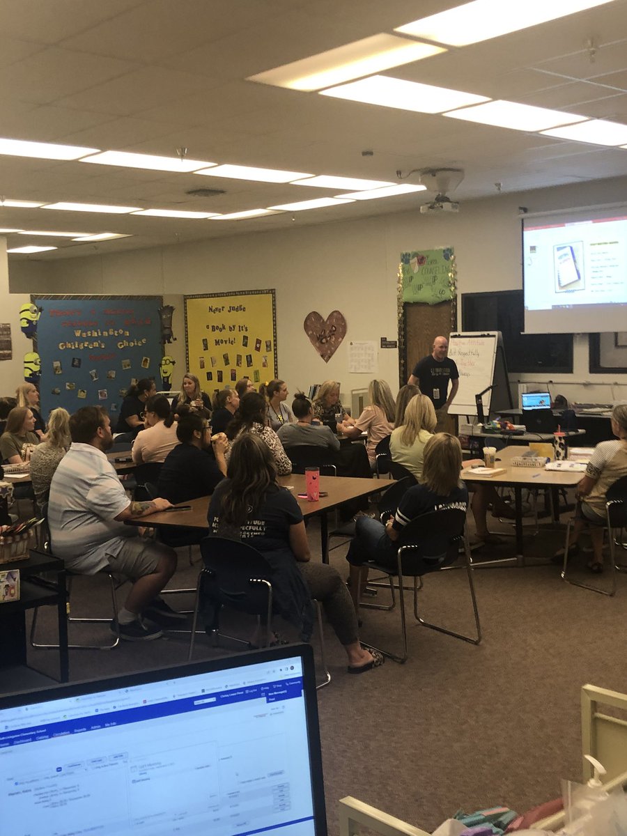 PSD1_Super's tweet photo. Honored to be at Livingston Elementary this morning to award two North Star Awards. Congratulations to Ms. Brantley and Ms. Martinez. Thank you for making bright futures and helping us all shine! I am incredibly proud to be on your team! #GratefulSuper #BrightFutures https://t.co/MjHIzfDxnI