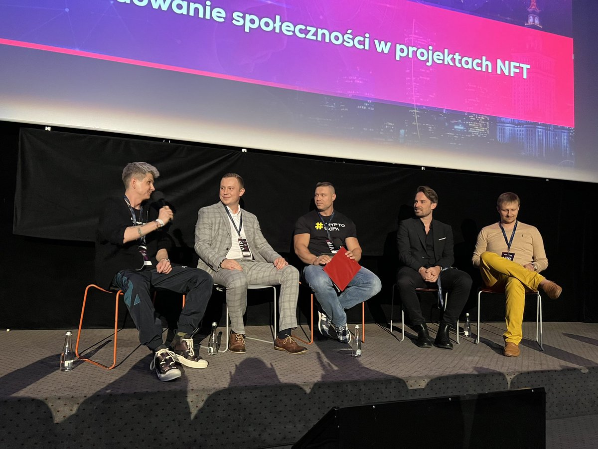 👩🏻‍🚀💫EXHTO tweet media