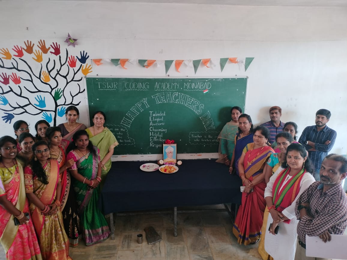 codeacadtswreis's tweet image. Coding Academy celebrated Teacher's Day. Students felicitated teachers and surprised with gifts.
@codeacadtswreis @TSWREISOCIETY