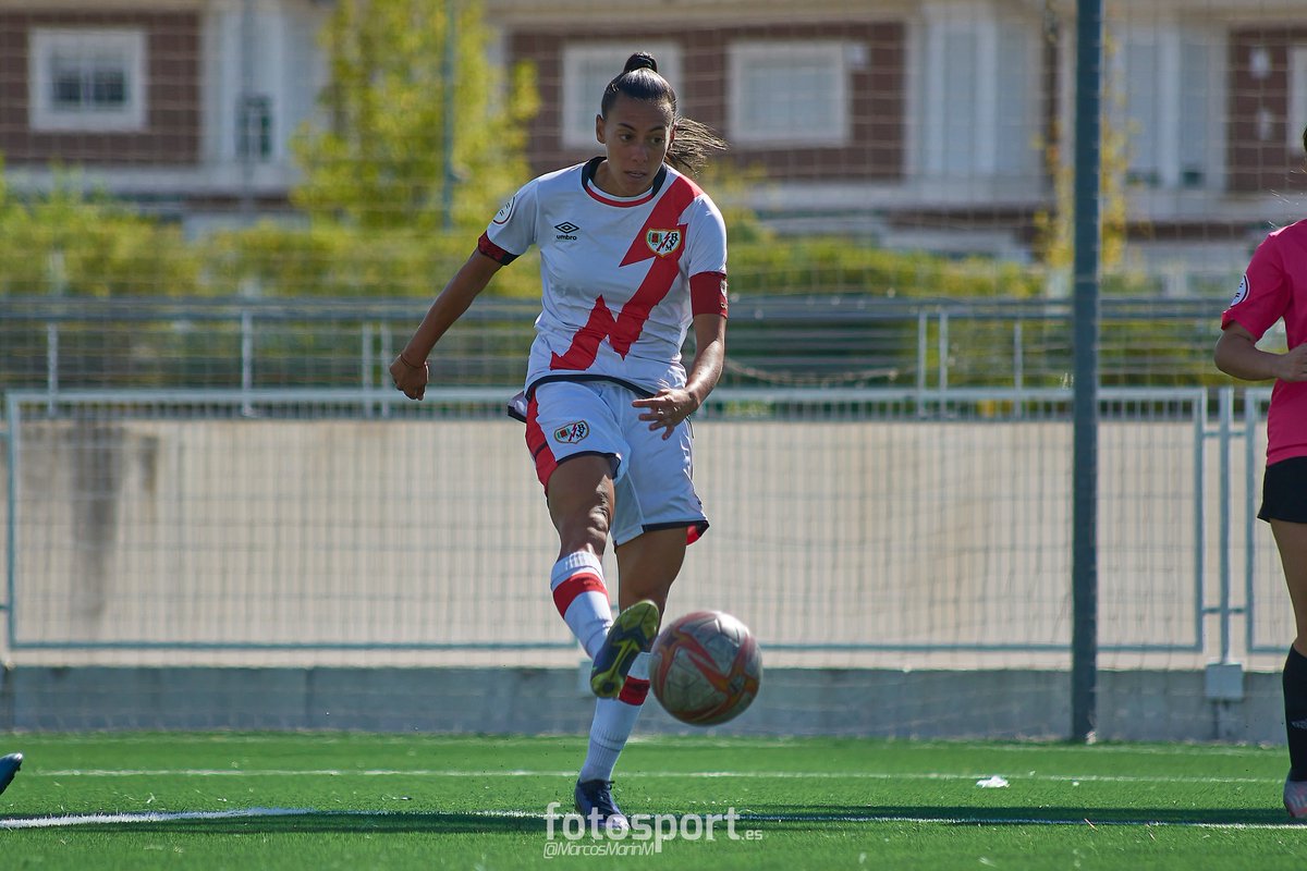 IRIS PONCIANO ( <a href="/irisRVM95/">Iris Ponciano Del Ri</a> )
- Extremo 
- 27 años
- Proc.: Rayo Femenino

¡Oh capitana, mi capitana! La única futbolista que se mantiene de la temporada pasada. La líder del equipo. Con ella sobre el campo la valentía, el coraje y la nobleza están asegurados.