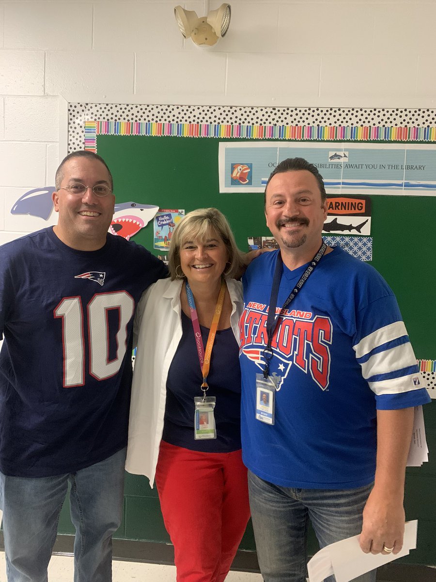 All smiles this morning at <a href="/newsearles1/">New Searles Elementary</a>!! <a href="/mariojandrade/">Mario J. Andrade</a> <a href="/NASHUASCHOOLS/">NashuaSchools</a> #OneNashua
