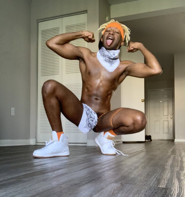 💪🏽 @hakunabad 🧡 https://t.co/zS7h5fWERG