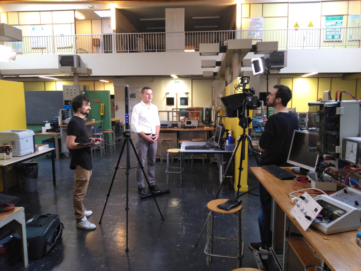 EngParisSaclay's tweet photo. 🎬Interview de @FRichecoeur au #Geeps (Laboratoire du Génie Electrique et Electronique de Paris) ce matin pour la vidéo de présentation de la GS 🎥
#engineer #mecanique #research #researchers #ingenierie @UnivParisSaclay @centralesupelec https://t.co/uqWlhYx3xY