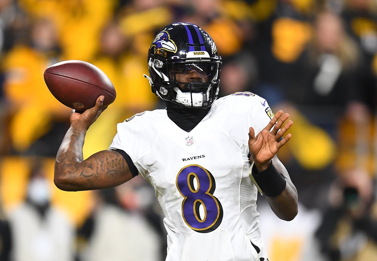 overtimeETO's tweet photo. Lamar Jackson and the Ravens did not reach a long-term deal before today's deadline, so he'll play out the final year of his rookie contract 👀

He's +2000 to win MVP https://t.co/SLhiWj5slb