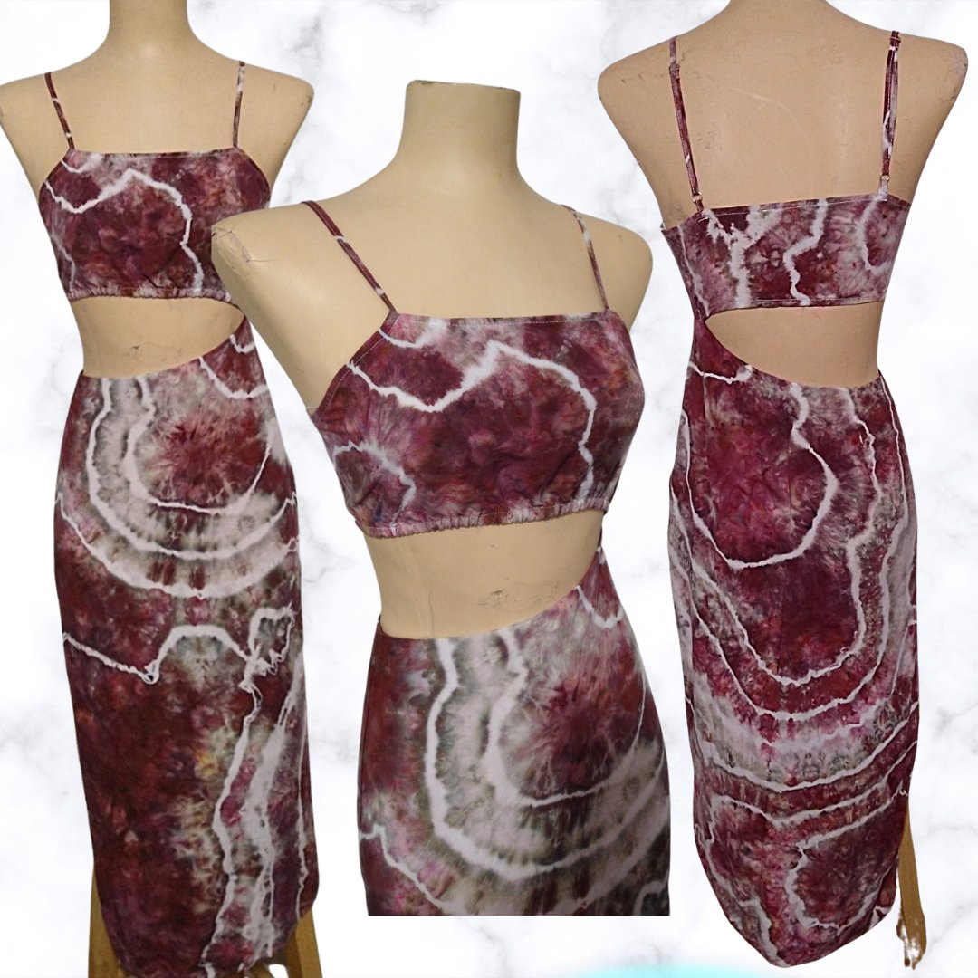 VoodooHippieGal's tweet photo. XS Cutout Midi Dress 
Cute cotton midi featuring a pencil skirt with slit up to the thigh, adjustable spaghetti straps and a straight  neckline, hand dyed in a faded roses colorway.
This dress is the best of both worlds with iits sexy silhouette you could wear this in so maby... https://t.co/zwnU7C0bdT