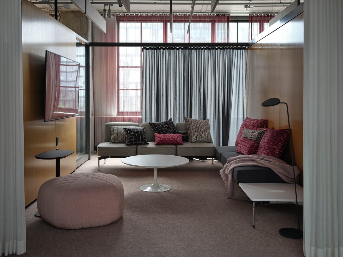 "I would like Pixel Lounge to be thought of as synonymous with a return to a more gentle way of living and working…leading to more efficiency because when we are gentle with ourselves and others we can better function." - Marc Krusin, Knoll design partner ms.spr.ly/6013jtpxT