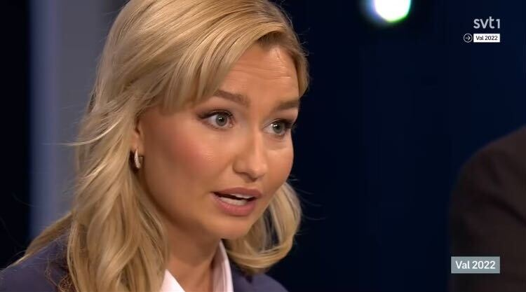 kdriks's tweet photo. Fyra kärnkraftsreaktorer sänker utsläppen mer än 5 köttfria äldreboenden. @BuschEbba #pldebatt https://t.co/JVmkteOSga