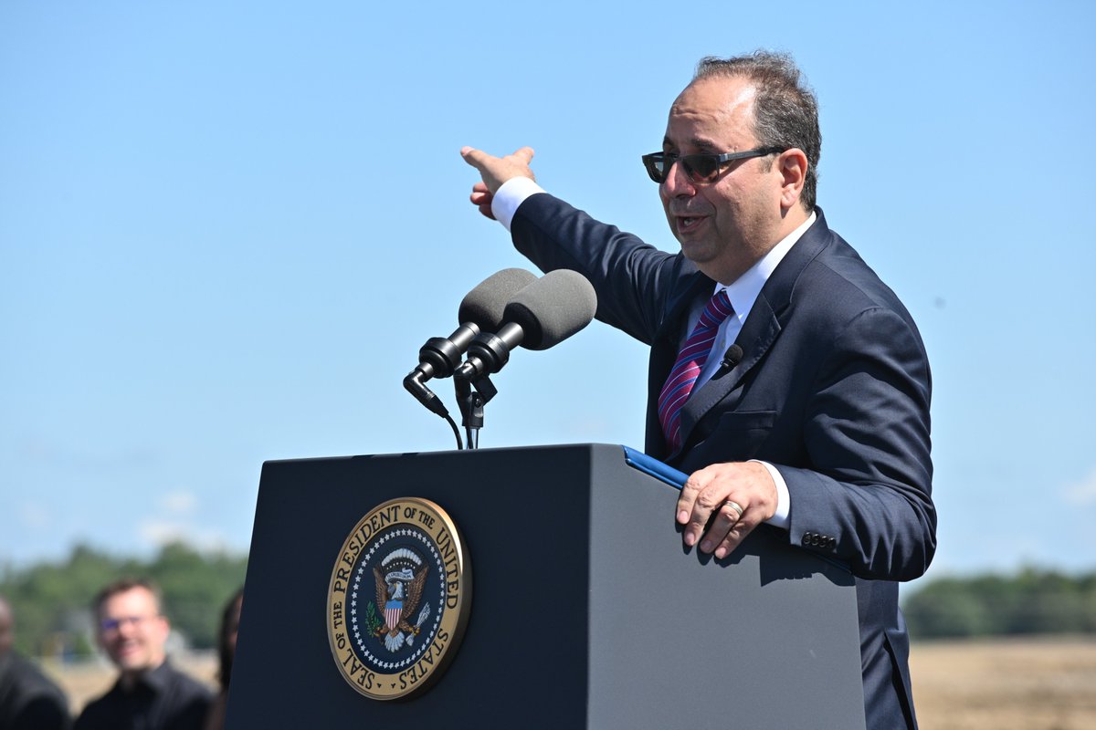 Keyvan Esfarjani tweet media