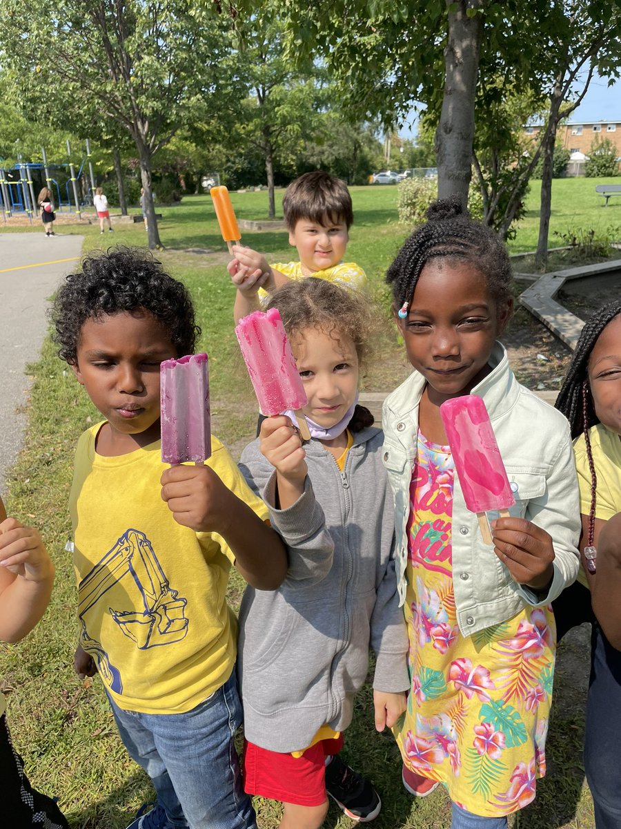 We sure did love this treat to help cool us off! What a way to end the first week of school 😎 thank you Mrs. Cathi and  @StMichaelOCSB ! @ms_cathi @LangdonDeborah @MmeMicheline