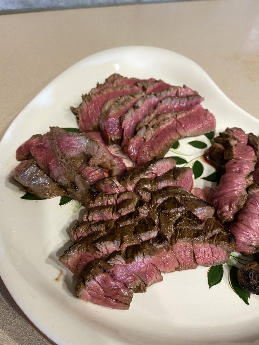 To show you that you can eat like a king 👑 without breaking the bank, I cooked up a supermarket stea...