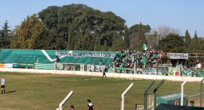 Lautarovaldez97's tweet photo. Cuando todo falle, cuando no halla más nada.. 
El amor sobrevive, siempre sobrevive. 
Feliz aniversario Verde de mi vida, te amo para siempre.💚 https://t.co/Opi5UdMS9R