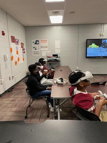 WeaverMiddle's tweet photo. Thank you to My Local Experts for partnering with Weaver today! Our Virtual Reality Club is engaged and focused on job skill development!!
#Built4Bibb
#Built4the21stCentury
#WeaverStrong https://t.co/D5dJMy4ogQ
