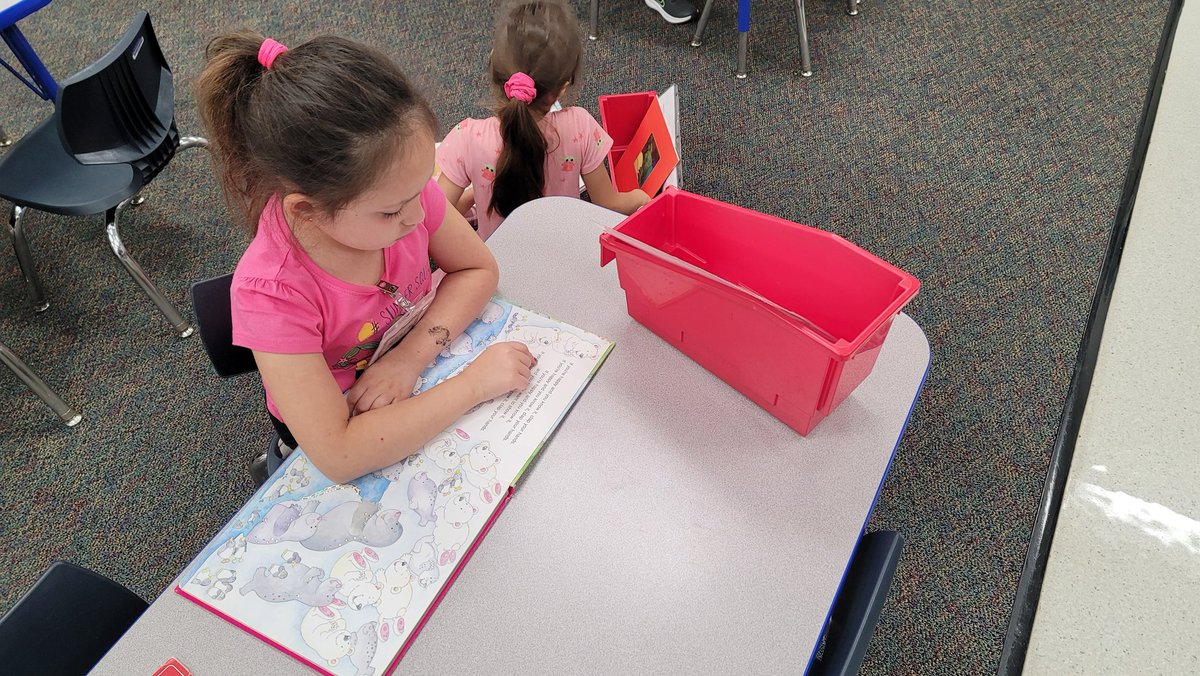Ss enjoyed filling their book boxes with books from our classroom library!
<a href="/D59Byrd/">Admiral Byrd Elementary</a>
#TogetherWeCan