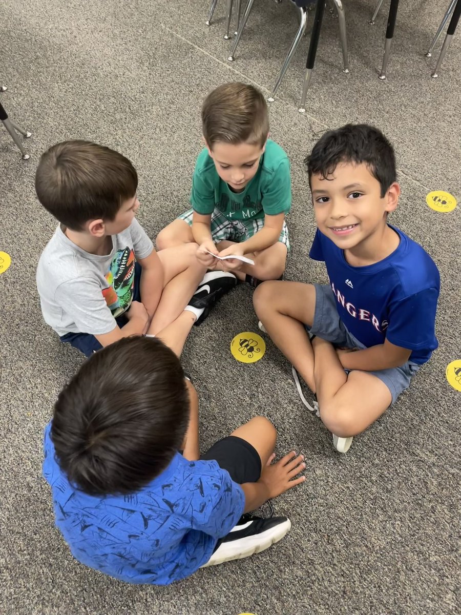 BrittanyMartz10's tweet image. Look at these first grade hybrid mathematicians discussing real-world place value scenarios using a Pair-Square-Share model! They are rockin’ it with their justifications and vocab words! 👏🏻 🧮 😃 
#MathKISDMonthlyChallenge @KISDMathSquad @lead4ward