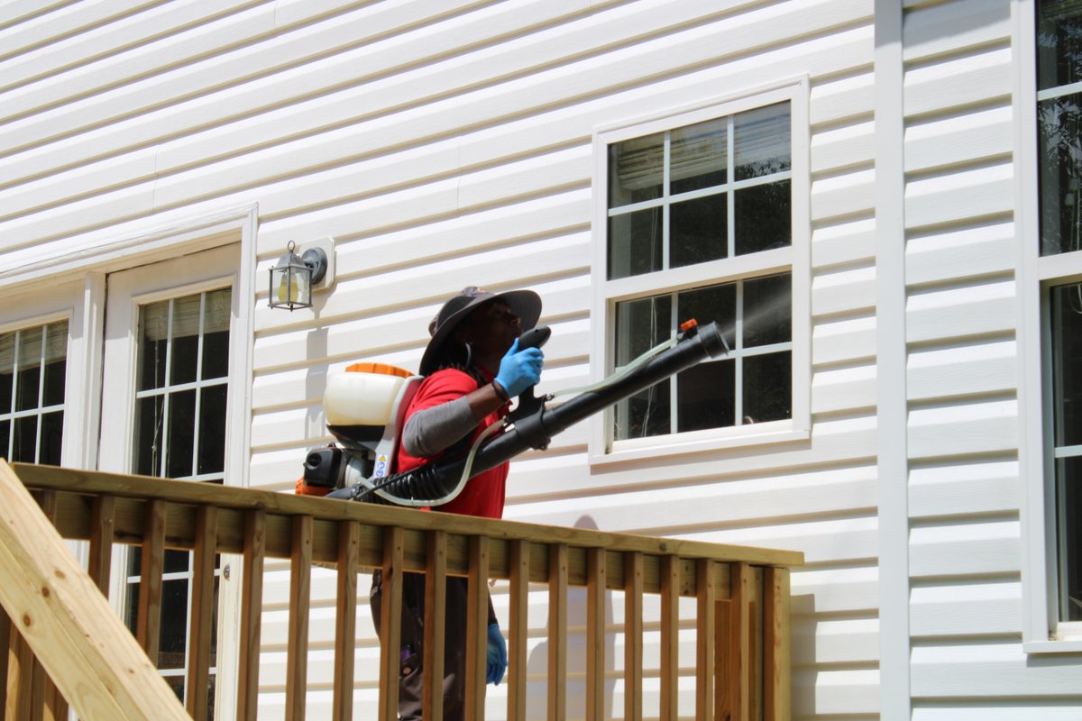 pest_lake's tweet photo. We see and take care of the hard-to-reach places that our customers can't always tend to.
Can you name the pest caught in the spider web?
#pestscontrol #rodentcontrol #pestsmanagement #guessinggame #supportlocal #customerservice #pests #services #infestations #estimate https://t.co/eWmYqMrulR