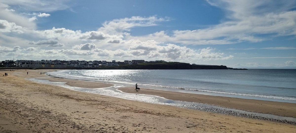 Nbocvw's tweet photo. Low tide at West Strand this afternoon  #WeatherCee https://t.co/HoZjZ76tfT
