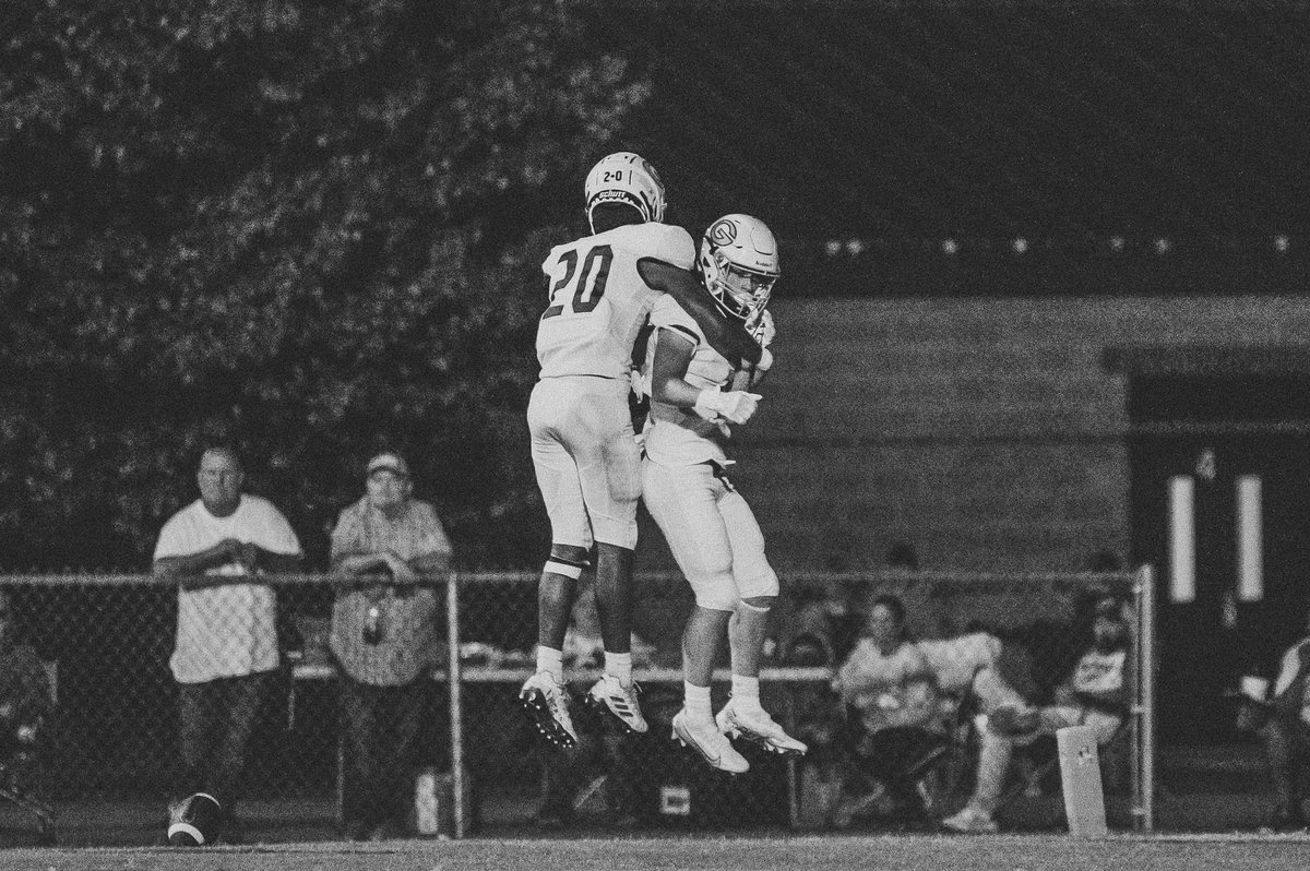 officialTTrent's tweet photo. #gameday swamp @7                                       @CoachAdams9 @GHSGatorFball https://t.co/kXvOAEOJ6f
