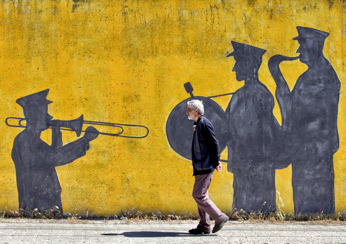 Murat_ilhan_NFT's tweet photo. @GSSISBST #HookemHorns ✨️✨️

"Loneliness Symphony"🌐

The band accompanies this old uncle's loneliness.

0.3 ETH
https://t.co/XZTndHSjOZ https://t.co/AG0JpIgpal