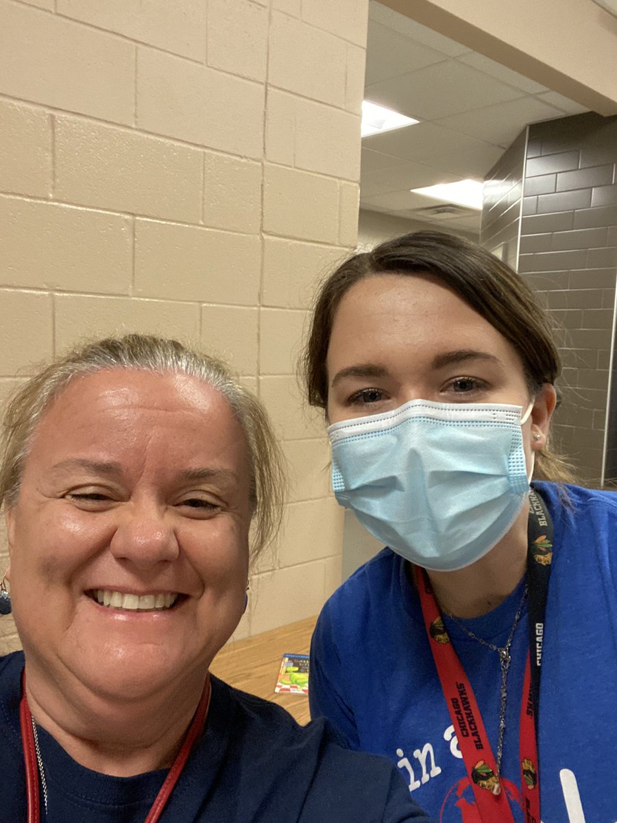 Keiserml's tweet photo. My new Building Buddy! We both like Starbucks and Sonic! @MorningsideES #onelisd #mesbuddy https://t.co/Hru7bT6uOF