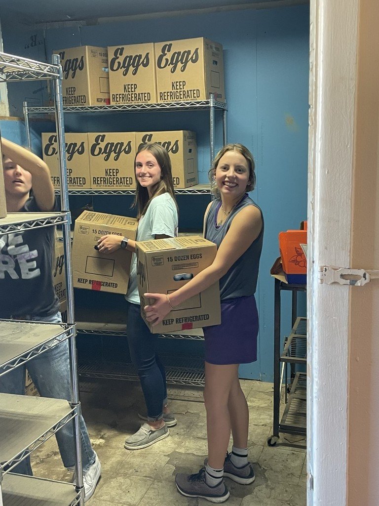 Our awesome Lynxettes helping at the food bank  in a community service effort.
#WEARESPEARMAN