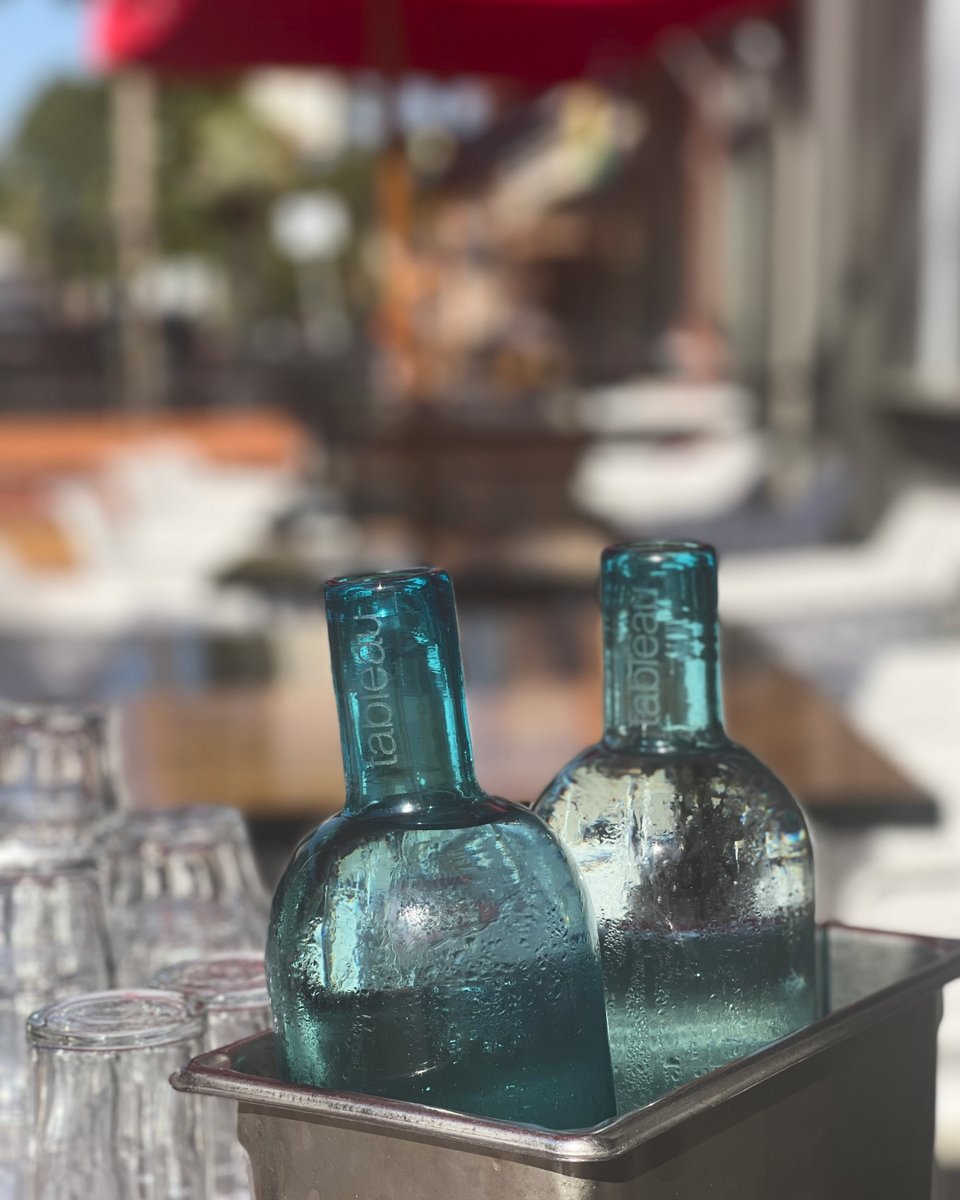 tableauwater's tweet photo. Patio season is still in effect, and we are enjoying it as long as we can.
#tableauFilteredWater #tableauWaterEvolved #WaterEvolved #FollowtheBottle #FilteredWater #SparklingWater #StayHydrated #SparklingandStill #OutdoorDining #Patio #PatioDining #SetTheTable https://t.co/8rpoJcMJsI