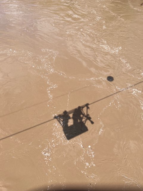 USGSAZ's tweet photo. The #GilaRiver near Safford had high flows of over 10,000 cubic feet per second last week. See real-time data here: https://t.co/uKnhSHaQDA
#AzWSC #floods https://t.co/X8cIza3Vc7