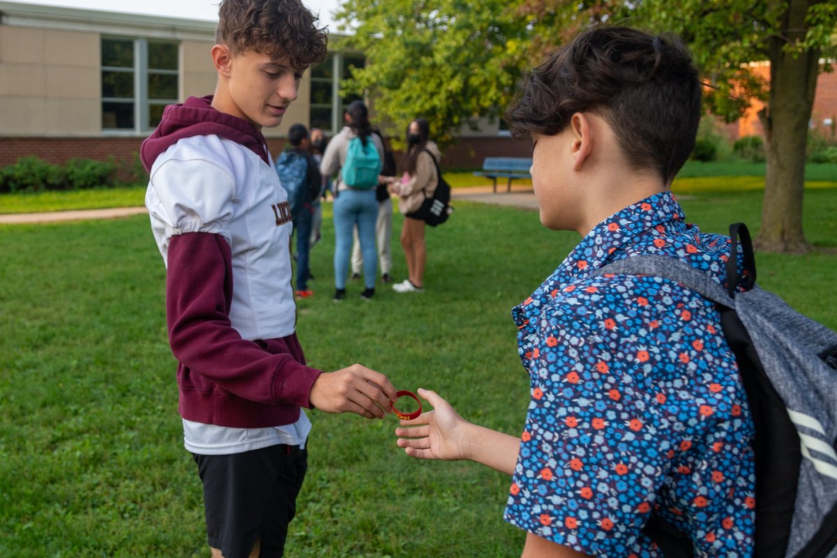 DMschools's tweet image. Before tonight&apos;s game, @LHSrails football players were at Weeks Middle School first thing this morning to greet students and give each of the future Rails a team wrist band. See more at flic.kr/s/aHBqjA6usH