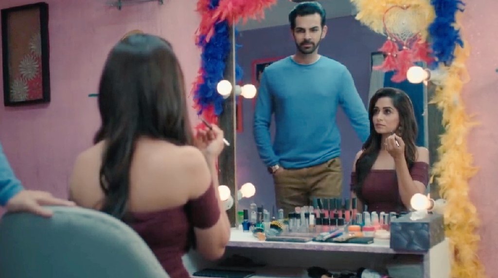 _Ishqbulava_'s tweet photo. I think I should get back to posting about them regularly again :) 
Becoz I miss doing that 😭

They are so beautiful &amp; even more beautiful is the fact that they are so close to me 😭❤
#KahaanHumKahaanTum #Ronakshi #Karpika https://t.co/7UH6YwAKMb