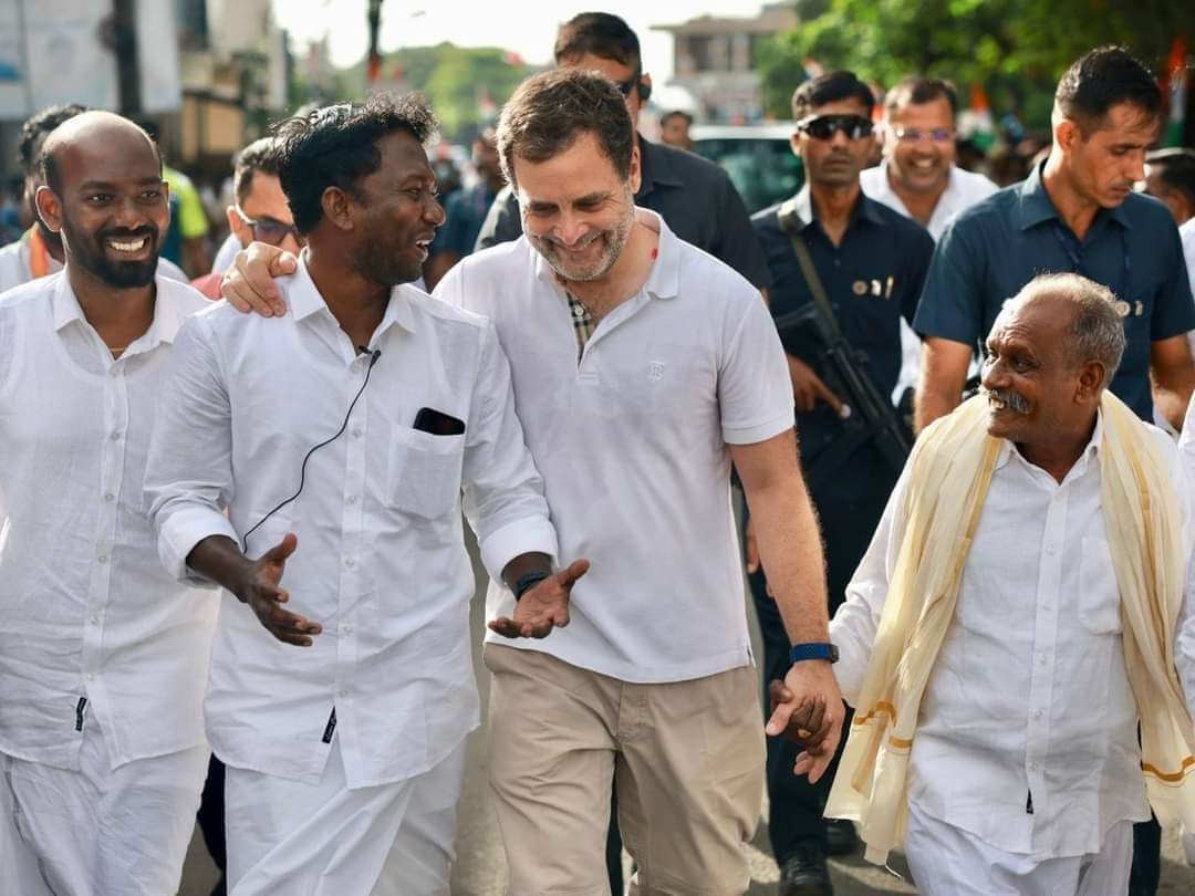 shaikhumer18's tweet photo. सियासत को इतना ही सरल और ख़ूबसूरत होना चाहिए। https://t.co/7dDYjmcn5B