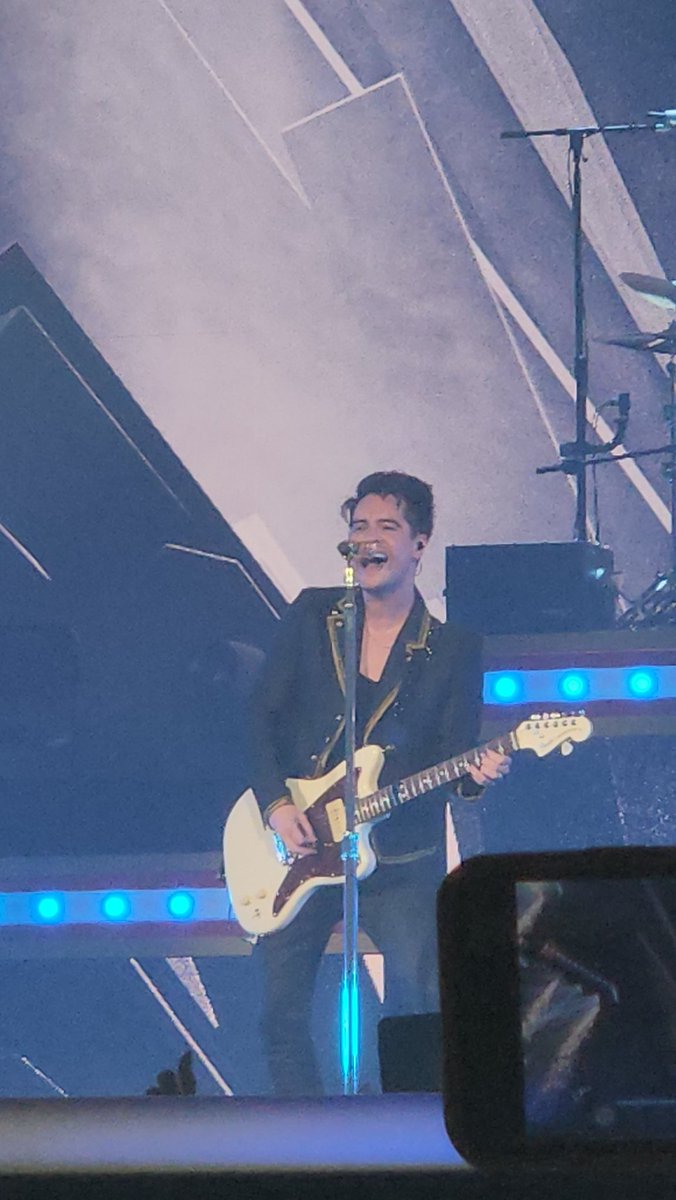 Krsty_Rms's tweet photo. Last night was amazing 🥳🎉❤️

@PanicAtTheDisco @brendonurie
#VivaLasVengeanceTour https://t.co/nUMoEY3GCe