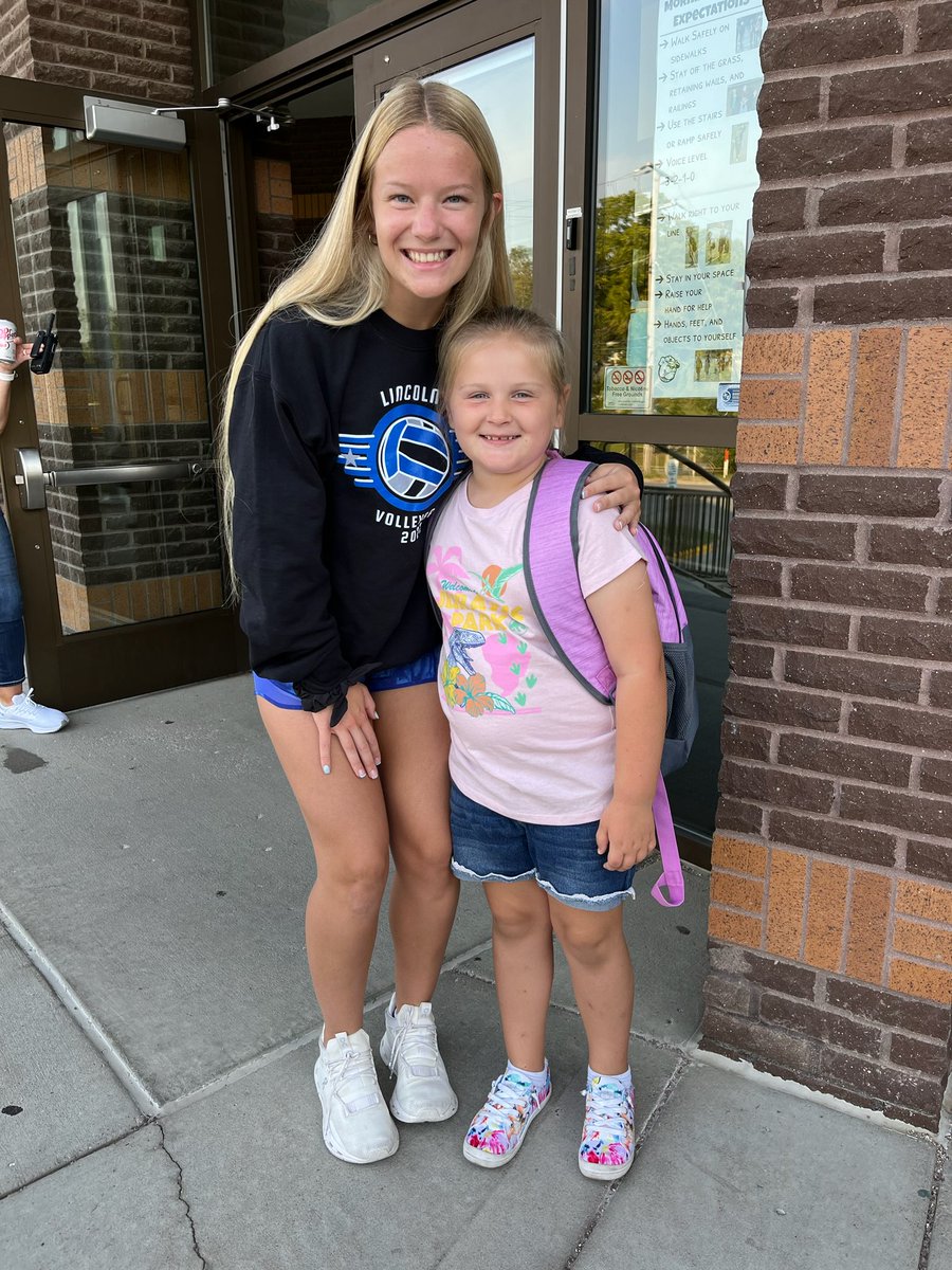 CoachD4410's tweet photo. ATTENDANCE AWARENESS MONTH, some of our STUDENT-Athletes visited elementary schools to tell them how cool school is 
#BIGGERThanSports @ALHSathletics @josiclark1 @FaithCase33 https://t.co/r2uCvbpZvv
