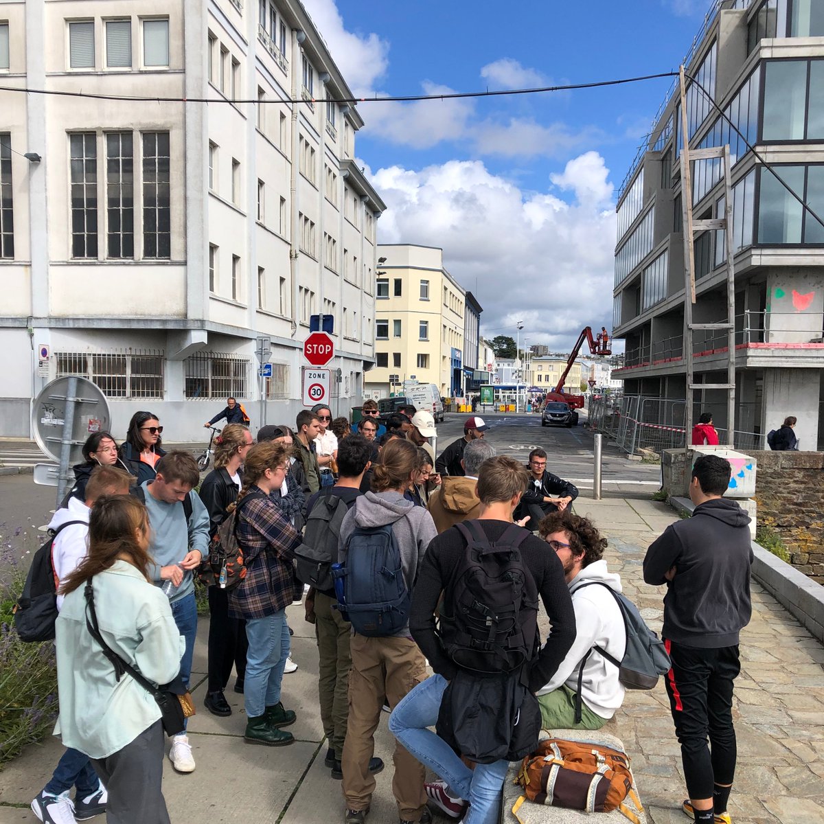 Dernières "sorties de rentrée" pour les Licence et Master d’aménagement <a href="/UBO_UnivBrest/">UBO - Univ. Brest</a>  : le parc de Kertatupage, le port, la ville reconstruite. Territoires, acteurs, mutations, avec les services écologie urbaine, aménagement et équipements métropolitains de @BrestFr