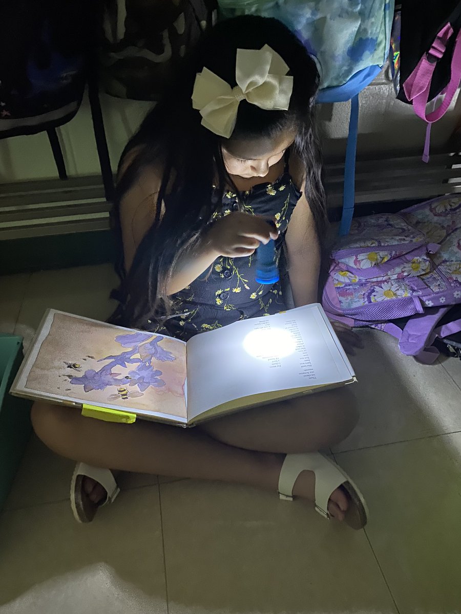 Friday flashlight reading🔦📚 #wearelamphere <a href="/hillerwildcats/">Hiller Elementary | The Lamphere Schools</a>