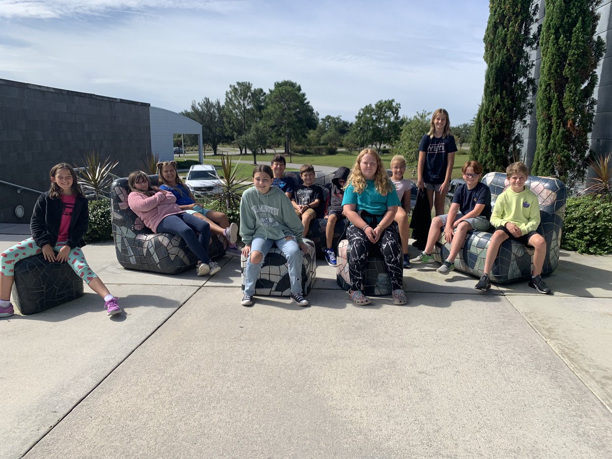 𝗕𝗲𝘃𝗲𝗿𝗹𝘆 𝗟𝗮𝗱𝗱 tweet media