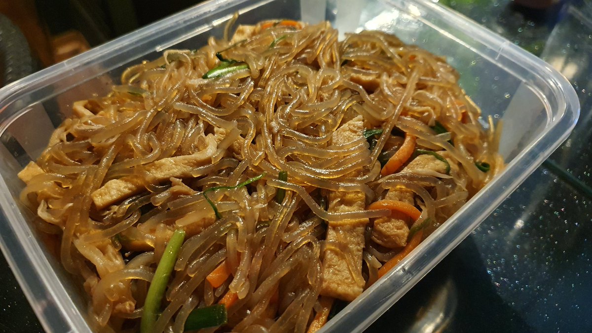 아공.. 이번명절은 조용히 보낼랬는데
에리얼이 직접만든 잡채를 해왔어요.
이러니 내가 안이뻐할수가 있겠어요!
<a href="/Listen_to_Ariel/">4장</a> 
넘넘 고마옹♡