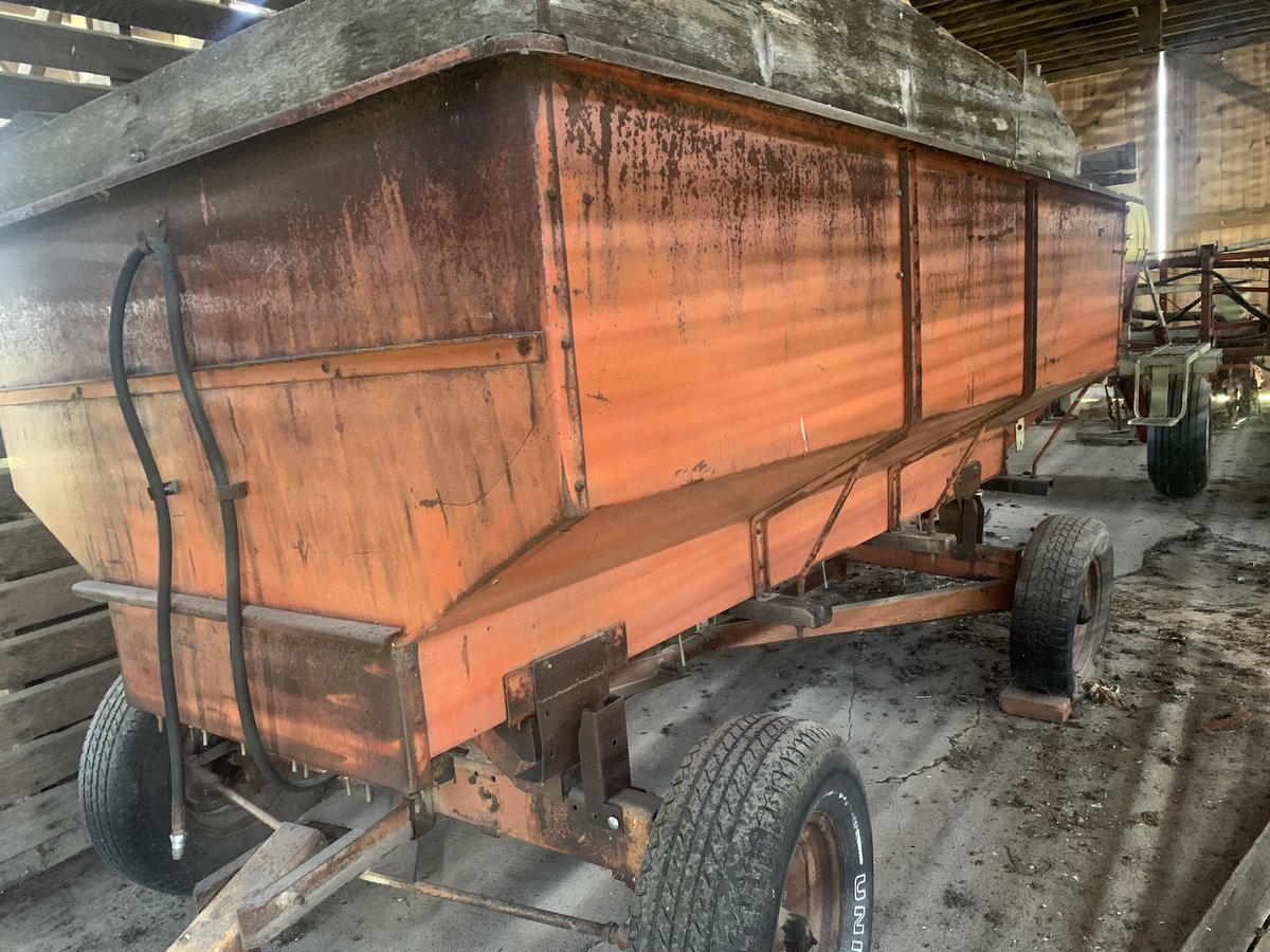 PadenLawler's tweet photo. More of the AC pieces for November 30 2022 sale Union Ia HPL auctions @MachineryPete https://t.co/o3NHgHw3JR
