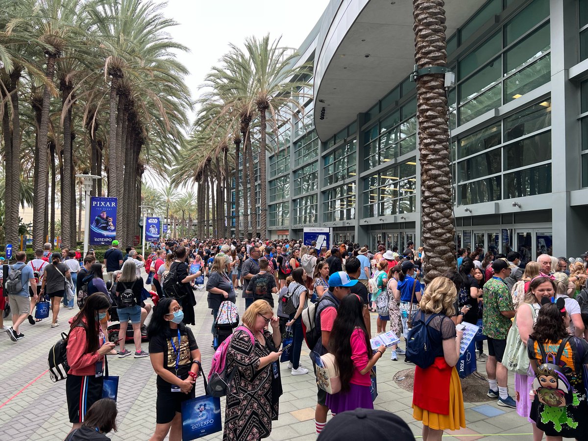 27000Acres's tweet photo. D23 Expo line #2! Getting closer…!!! https://t.co/h6b1D8MIwB