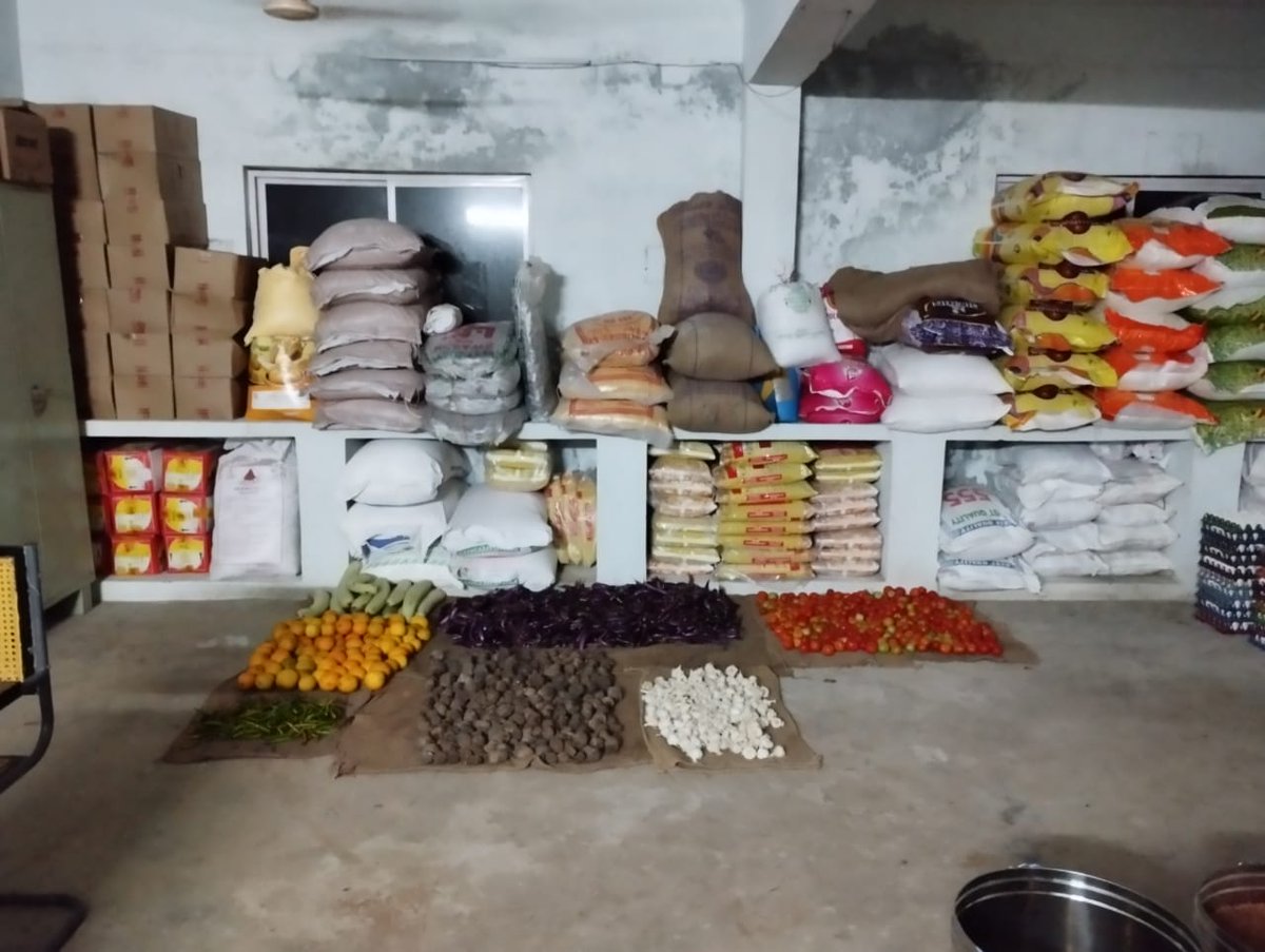 codeacadtswreis's tweet image. As a part of Swachh Gurukul Drive , Coding Academy involved in cleaning kitchen and dining area.
#Day4 #swachhgurukul @codeacadtswreis @TSWREISOCIETY @DRonaldRose
